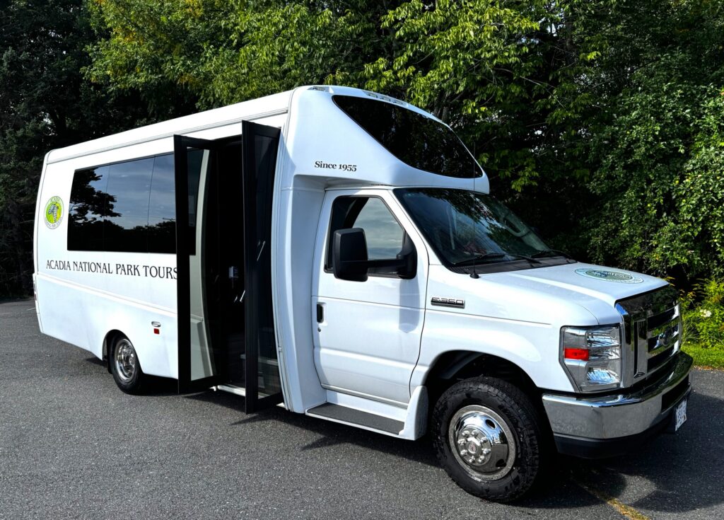 Mini-coach exterior